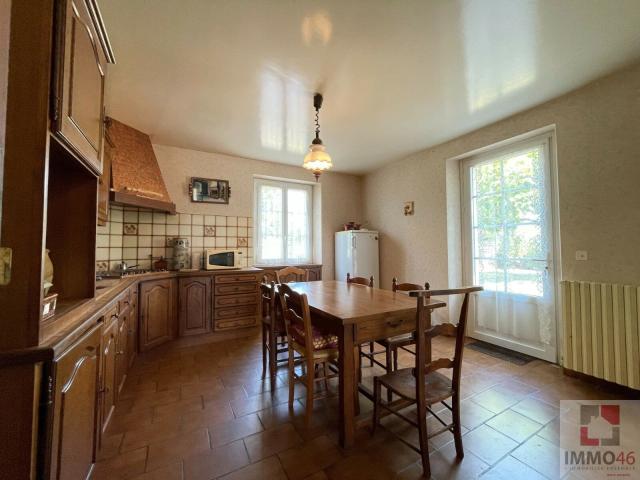Maison de caractère avec gîte, garage et grand hangar 139m² Miers