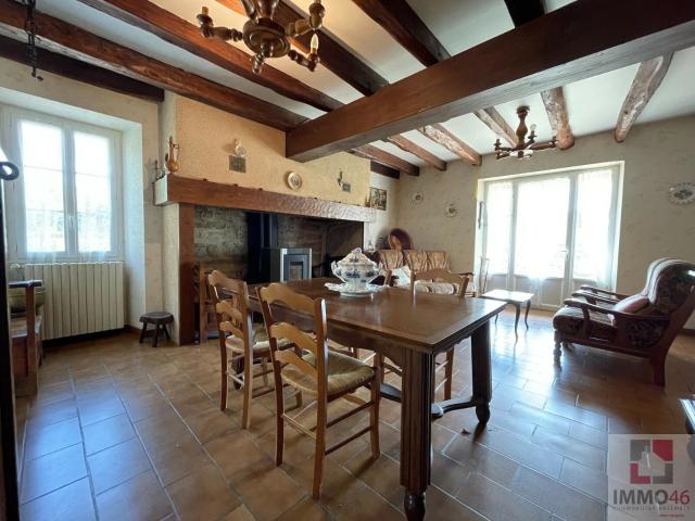 Maison de caractère avec gîte, garage et grand hangar 139m² Miers