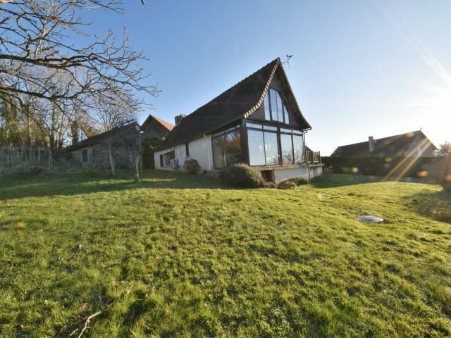 Maison de caractère avec grange à Juillac