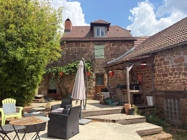 Maison de caractère avec grange et jardin