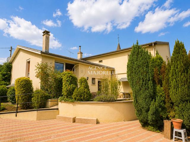 Maison de caractère avec de nombreuses dépendances !