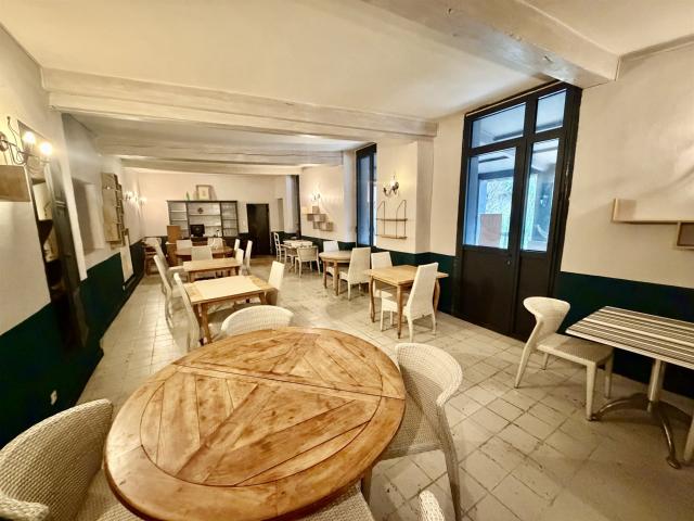 Maison de caractère avec jardin et garage 310m² Malaucène