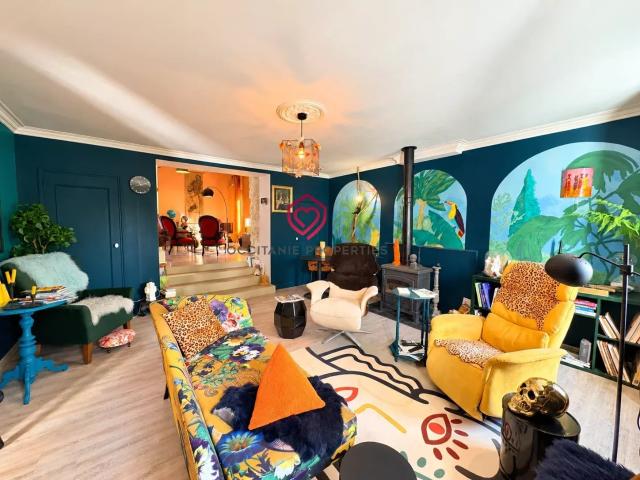 Maison de caractère avec jardin et piscine 259m² Brugairolles