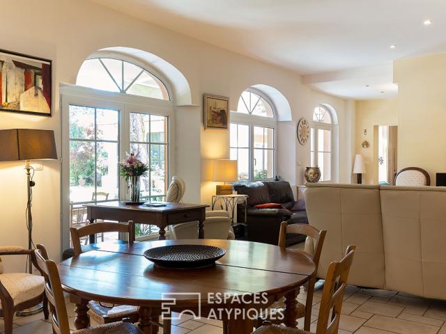 Maison de caractère avec jardin paysagé et atelier orangerie. 280m² Crest