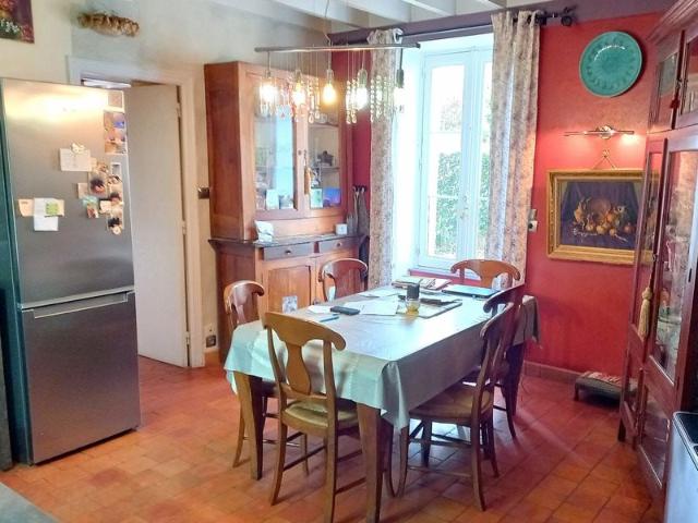Maison de caractère avec jardin 8 pièces Soulge Sur Ouet. 234m² Soulgé sur Ouette