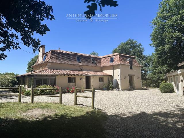 Maison de caractère avec maison d’amis et piscine 367m² Bergerac