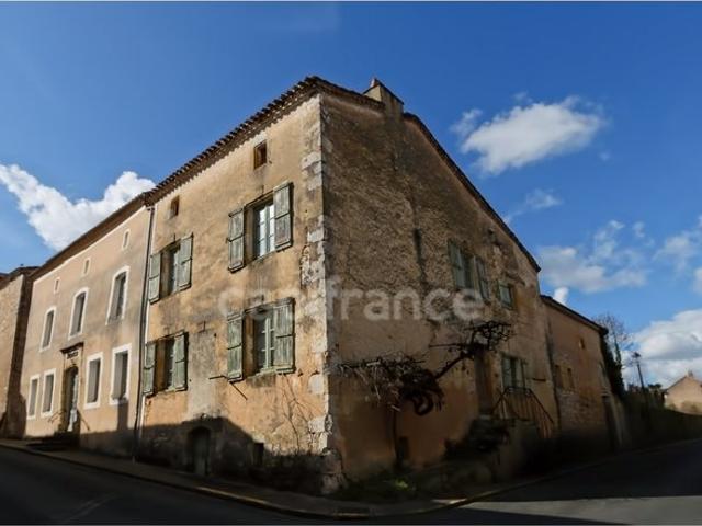 Maison de caractère avec piscine au cœur d’une bastide du Pé. 186m² Monpazier