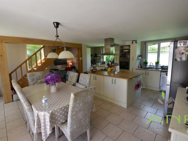 Maison de caractère avec piscine et dépendances 157m² Bussière Badil