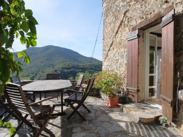 Maison De Caractere avec terrasses 250m² Vieussan
