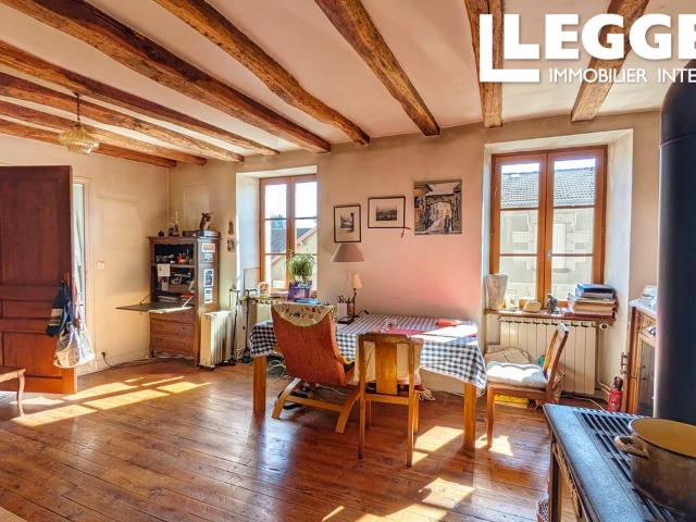 Maison de caractère avec un joli jardin au cœur de la charmante petite ville de Felletin