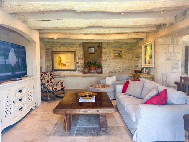 Maison de caractère avec vue dominante, piscine et gîte indépendant 47