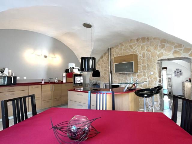 Maison de caractère à Chavéria, 113 m² avec 3 chambres, à proximité des lacs jurassiens