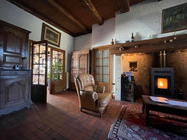MAISON DE CARACTERE A ANTIGNAC
