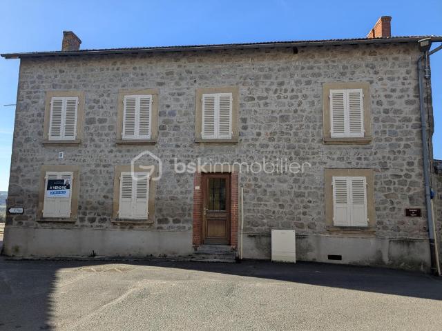 Maison de caractère à fort potentiel 121 m², 5 pièces, jardin a exposé Sud et cour privative