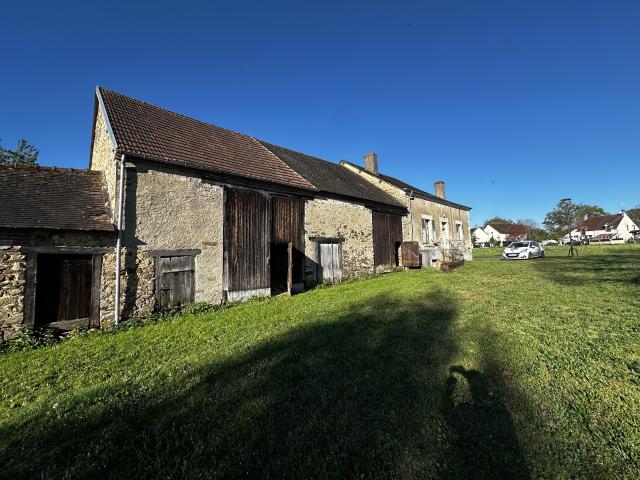 Maison de caractère à rénover Fort potentiel