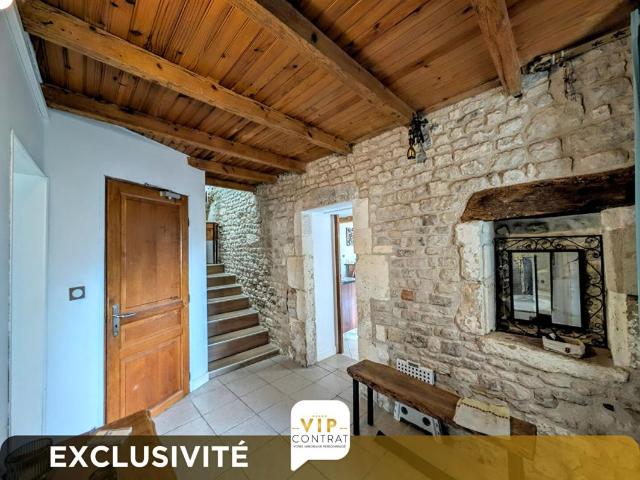 Maison de caractère à Triac Lautrait Exclusivité VIP réf 436237