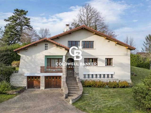 Maison de caractère à vendre Vétraz Monthoux avec vue montagnes, volumes généreux et cadre résidentiel 74100