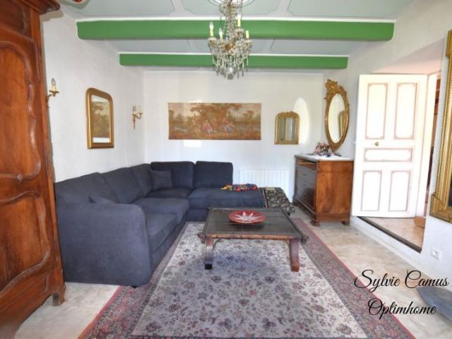 Maison de caractère à vendre 6 pièces sur 121 m² à SAINTE EULALIE DE CERNON 12