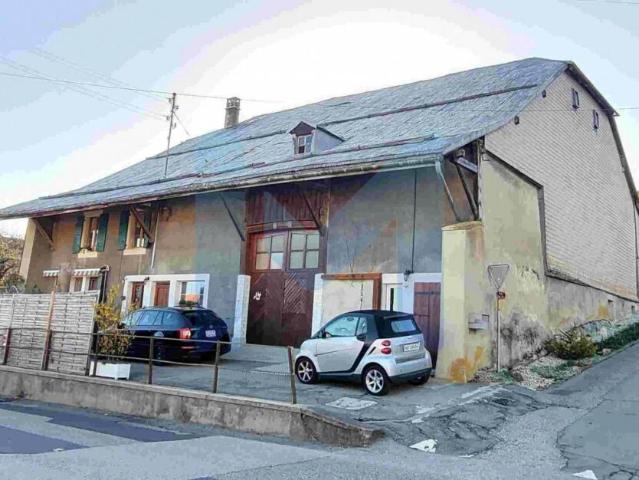 Maison de caractère à vendre  7 logements 2 buro/comm Mont la Ville 1148