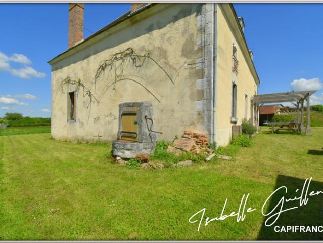 Maison de caractère à vendre 7 pièces MAISONNAIS 18