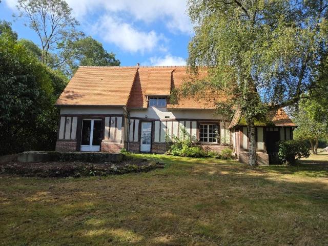 Maison de caractère à vendre 8 pièces 4 chambres à BAILLEUL. 196m² Bailleul la Vallée