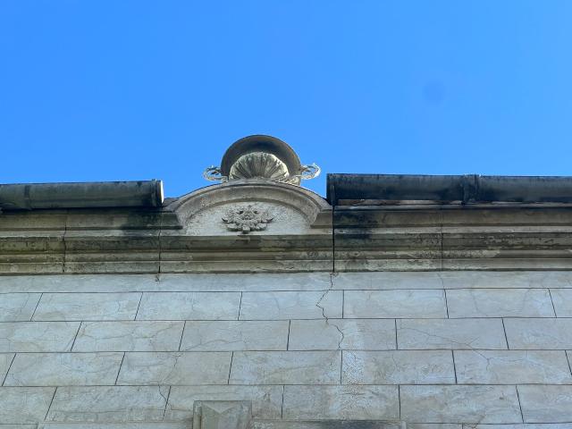 Ancienne annexe du château Maison de caractère avec cour