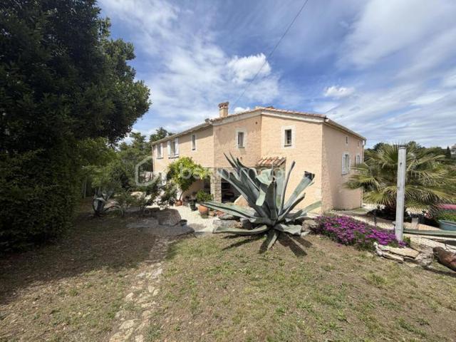 MAISON DE CARACTÈRE + APPARTEMENT INDÉPENDANT RENTABLE – SAINT JULIEN LES ROSIERS