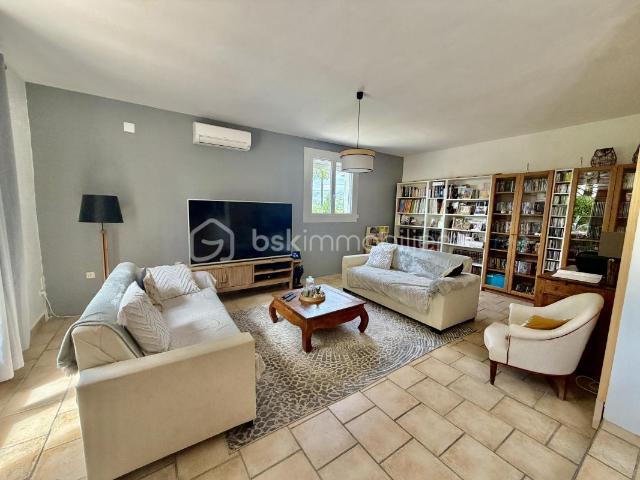 MAISON DE CARACTÈRE + APPARTEMENT INDÉPENDANT RENTABLE – SAINT JULIEN LES ROSIERS