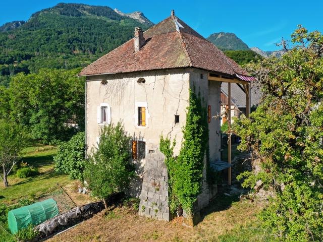 Maison de caractère du XVIIe siècle à rénover 58m² Faverges Seythenex