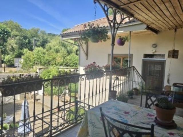 Maison de caractère DAVAYE 71 222m2 9 pièces dépendances et annexes à 345 000 €