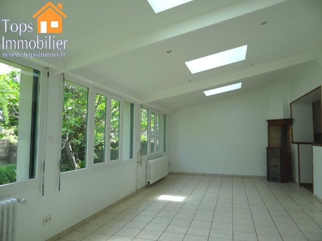 Maison de caractère de 160 m² en centre ville, au bord de l'. 160m² Villefranche de Rouergue