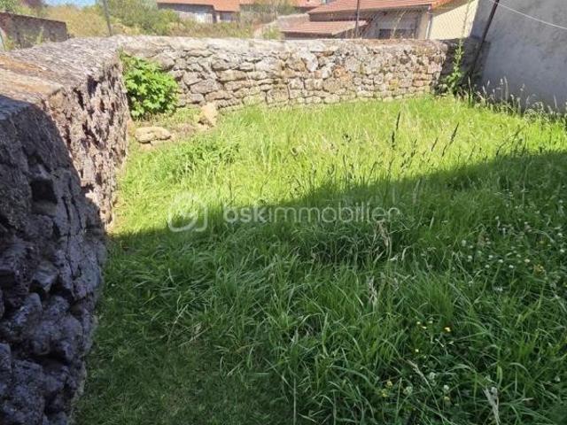 Maison de caractère de 120 m² sur terrain arboré de 575 m²