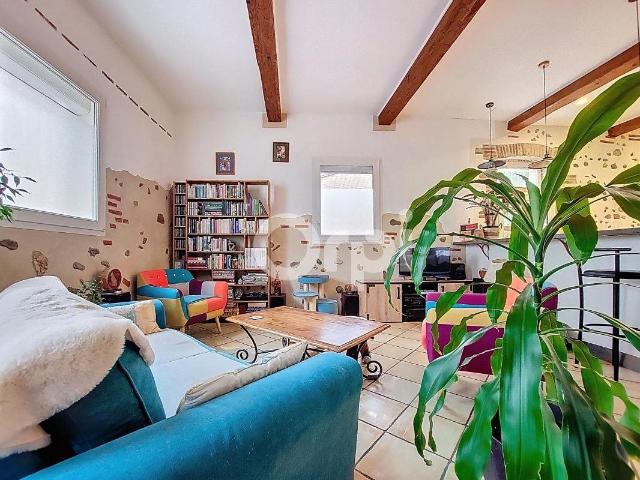 Maison de caractère de 137m², 4 chambres et terrasse 137m² Ponteilla
