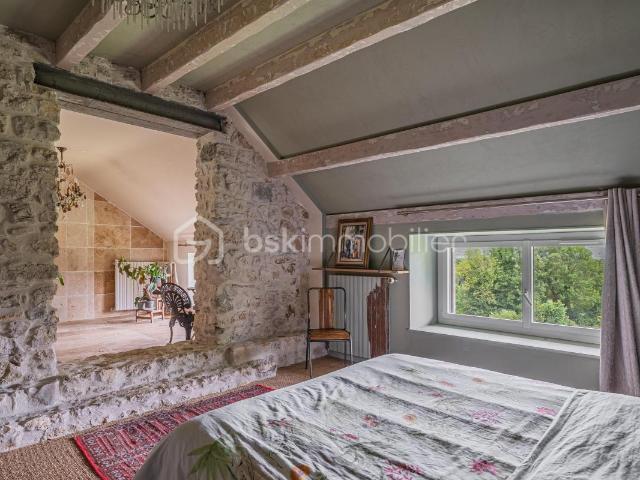 Maison de caractère de 250 m² avec 3 gîtes indépendants à fort potentiel touristique