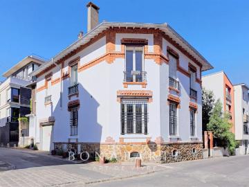 Maison De Caractère Et Atelier D’Exception 332m² Montreuil
