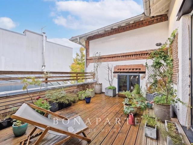Maison De Caractère Et Atelier D’Exception 332m² Montreuil