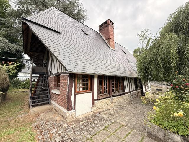 Maison de caractère en colombage – 130 m² – Cany Barville À 500 m du centre – Garage, atelier, serre – 1 000 m²