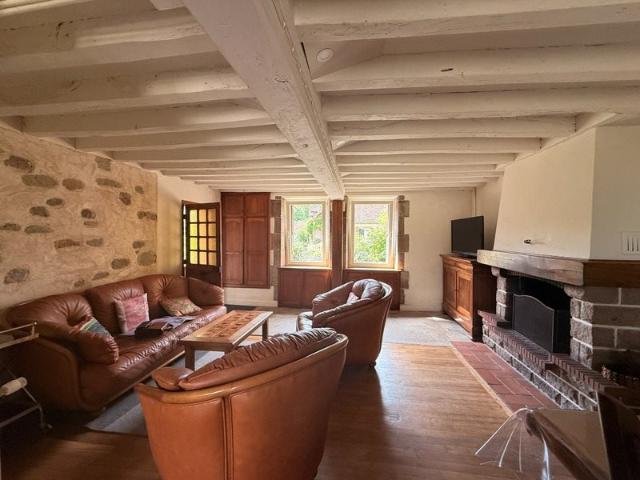 Maison de caractère en pierre, 134m², 4 chambres, Terrain de. 134m² Le Bourg d'Hem