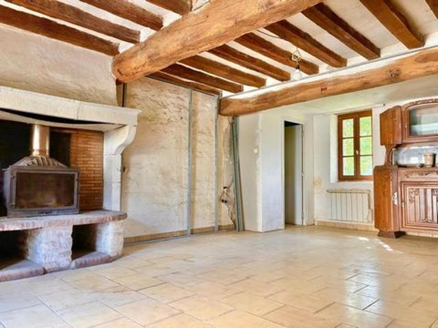 Maison de caractère en pierre avec fort potentiel