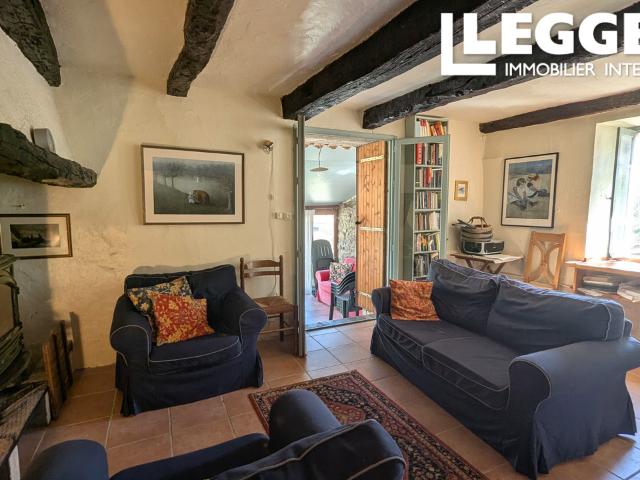 Maison de caractère en pierre dans un hameau idyllique