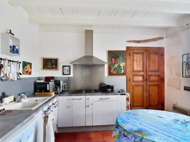 Maison de caractère en pierre de 8 pièces, 5 chambres. 200 m² DPE C, Saint Dizant du Gua