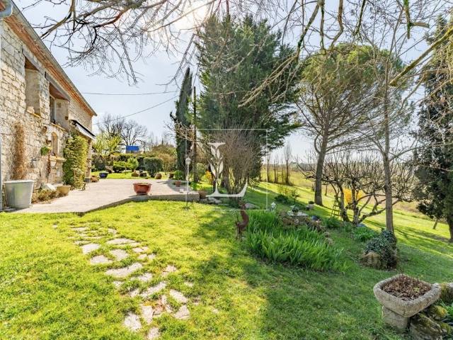 Maison de caractère en pierre sur les coteaux de Moissac Un. 241m² Boudou
