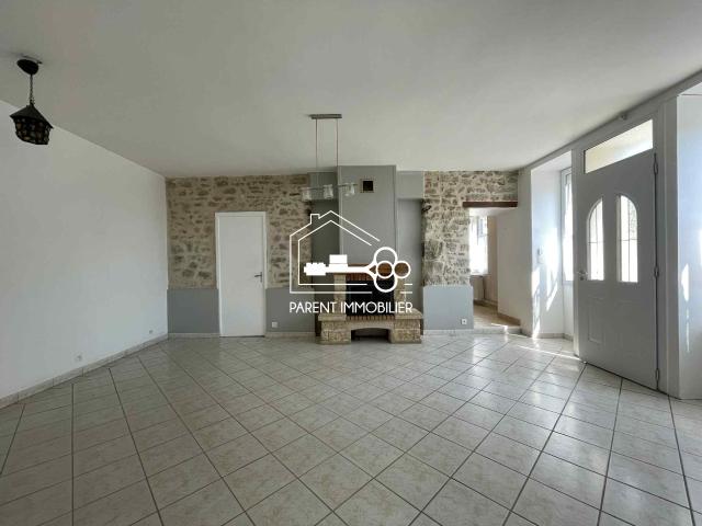 Maison de caractère en pierres rénovée Vareilles