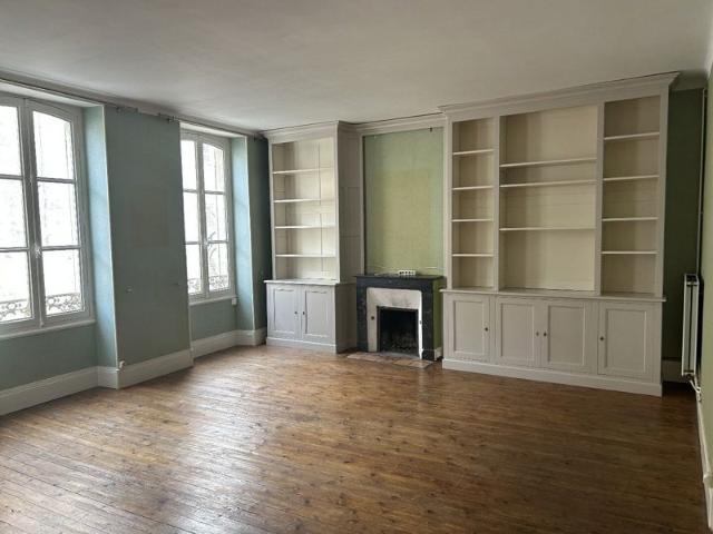 Appartement de caractère au coeur de la ville avec terrasse privée