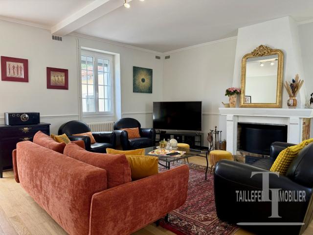 Maison de caractère entièrement rénovée. 154m² Ribérac