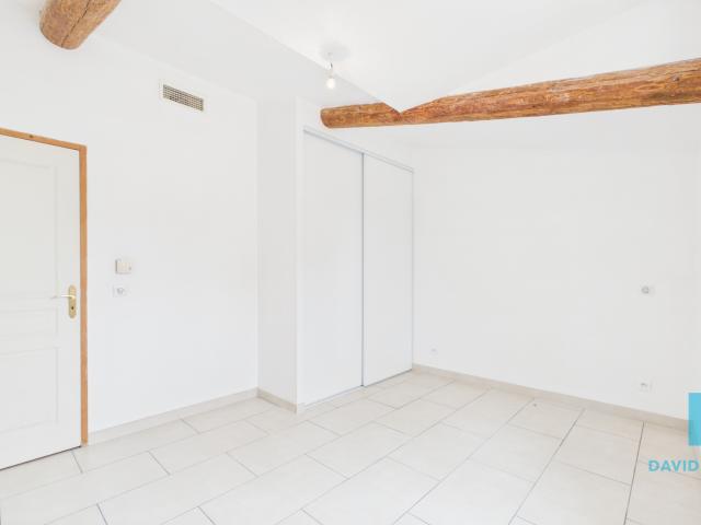Maison de caractère entièrement rénovée avec prestations de qualité et deux logements indépendants