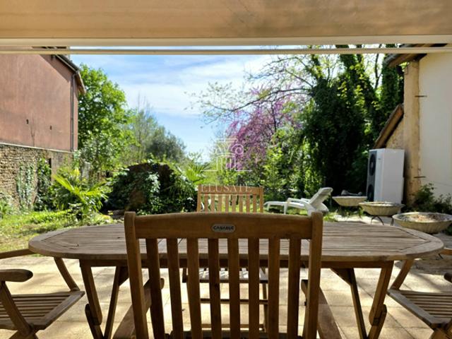 MAISON DE CARACTERE ENTIEREMENT RENOVEE T7 181M2 AVEC TERR