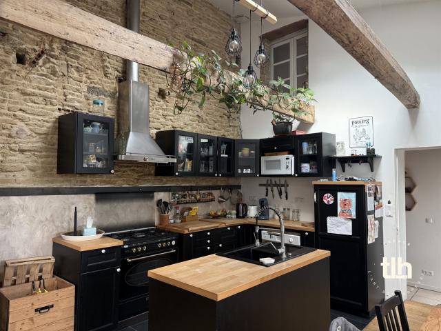 Maison de caractère esprit loft et véranda atelier 214m² Campsas