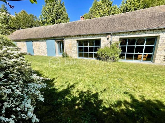 Maison de caractère – Longère authentique de 297 m² avec dépendance, garage et granges