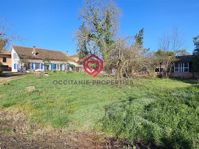 Maison de caractère. Potentiel maison d'hôtes. 270m² Artigat
